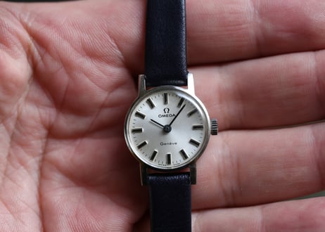 希少 ユニバーサルジュネーブ ヴィンテージウォッチ ブラック シルバー HA-4262| ユニバーサル・ジュネーブ ホワイトシャドー