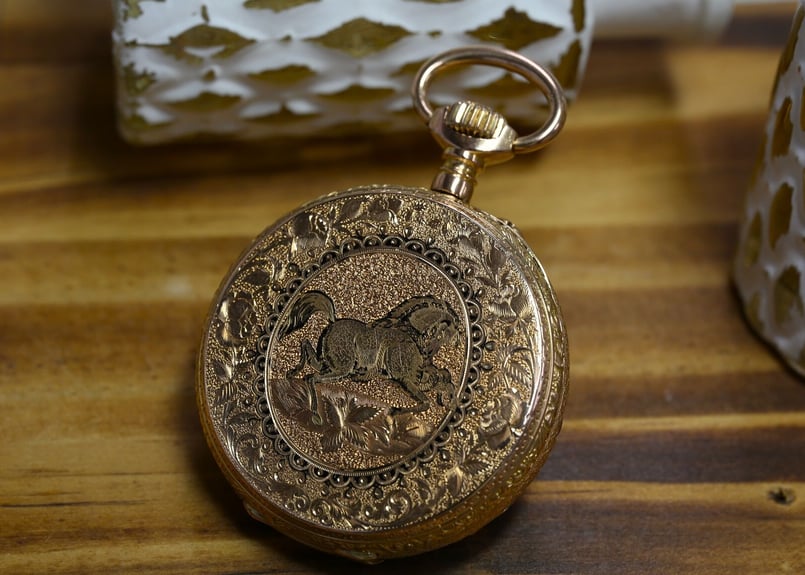 懐中時計 アンティーク K18 動作確認済み AY-6B 馬・蛇彫金 K18YG ルクルトムーブメント 無銘懐中時計