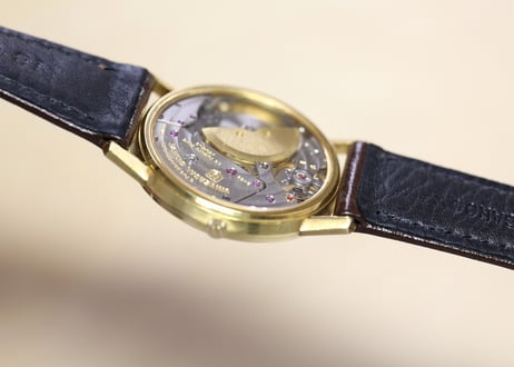 AZ-26B  ユニバーサルジュネーブ  UNIVERSAL GENEVE　ゴールデンシャドー　GoldenShadow　自動巻き スケルトン裏蓋