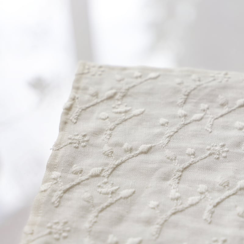 ★専用★233.リネンのハンカチ　B P 音の絵]リネンハンカチ33角 <光の粒つぶ> | gallery maruyama stitch