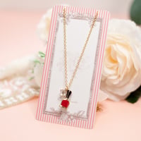 マニキュアのネックレス｜赤 フラワーモチーフ 個性的 可愛い ユニークアクセ ハンドメイド アクセサリー ギフト
