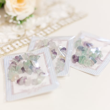 フローライトのさざれ石ブレスレット｜天然石 癒しカラー 800円のプチプラアクセ 内径約15cm シンプルデザイン 重ね