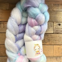 手染め羊毛スライバー〈ソックウール〉/ 紫陽花