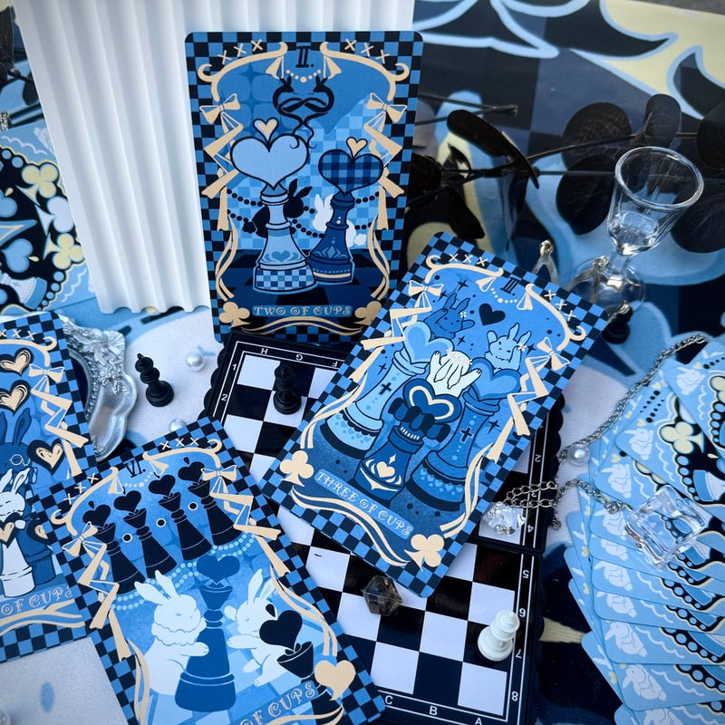 【訳あり特価】正規品タロットカード✨超美麗✨希少品 ダークなアリスの世界のデッキ アリス・チェス・タロット｜作者直輸入・希少デッキ | タロクル