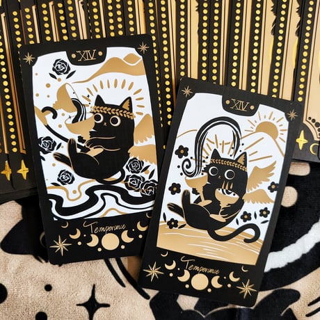 愛らしい猫のタロットカード｜作者直輸入・希少デッキ