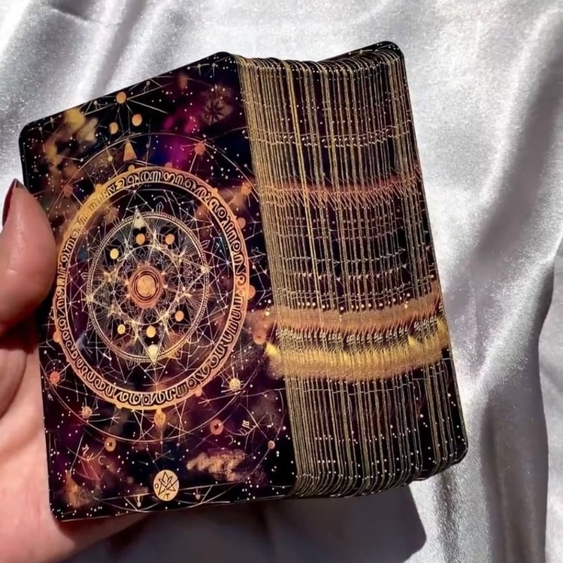 希少レアカラー✨海外インディーズ✨紫×ゴールド色のクラシックタロットカード 希少レアカラー✨海外インディーズ✨紫×ゴールド色のクラシック