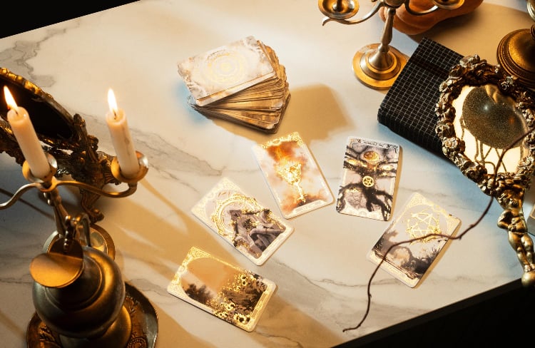 【正規品タロットカード】希少✨純白×金箔のプレミアム仕様ホワイトゴールドタロット ホワイトアビスタロットカード｜作者直輸入・希少デッキ | タロクル