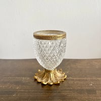 ガラスとゴールドのパイナップルのような入れ物