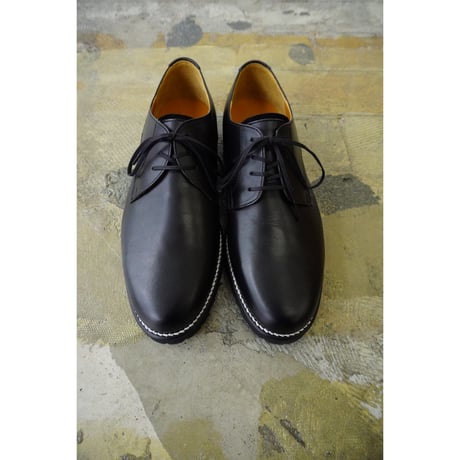 ASYMMETRIC SERVICE SHOES