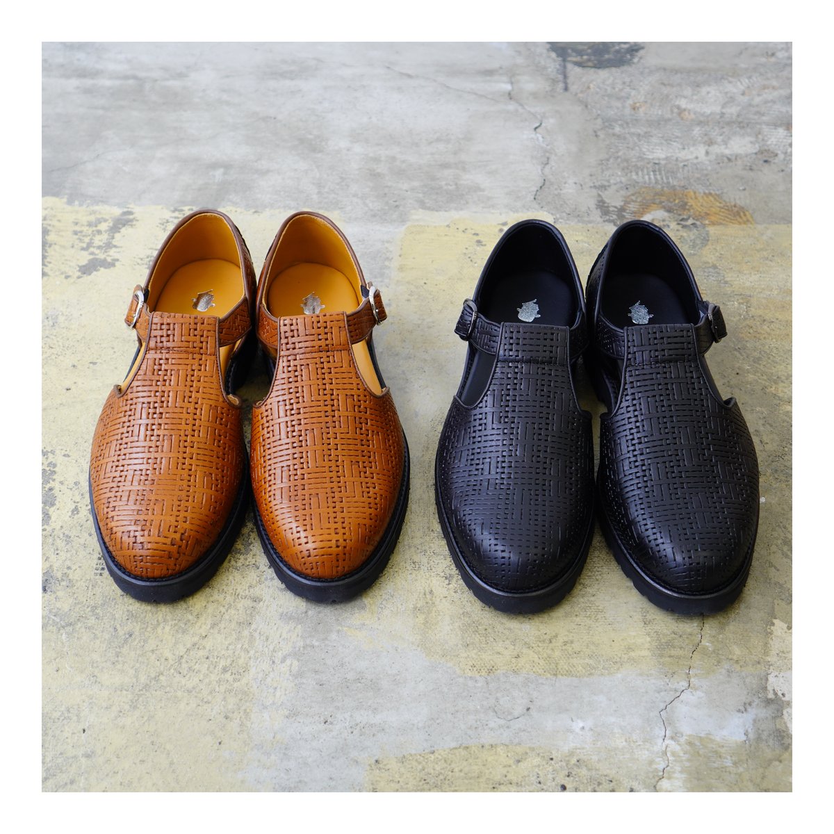 新品 Tomo&Co CZECH GURKHA グルカサンダル ブラウン25cm EMBOSSED CZECH GURKHA SANDAL -BROWN- | IN ONLINE STORE