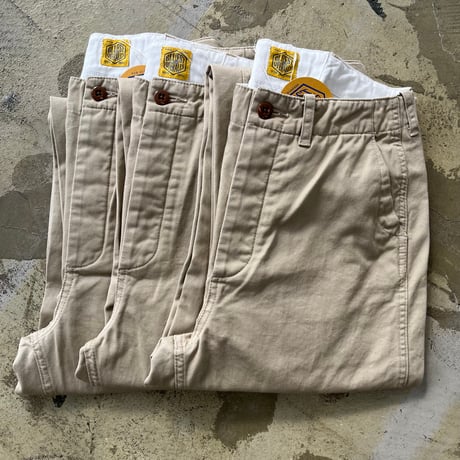 CHINOS (BEIGE)