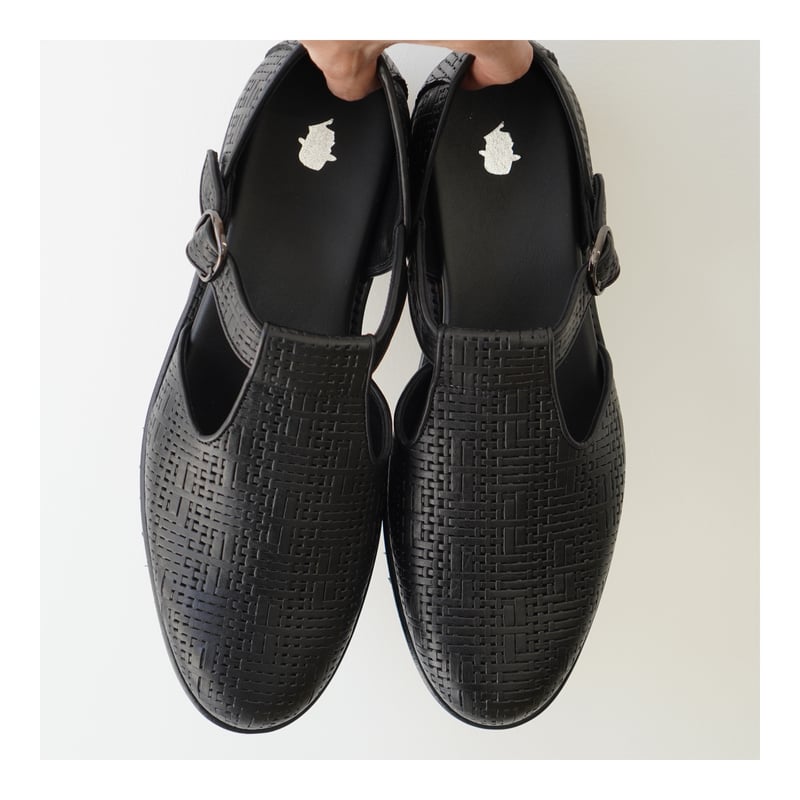 EMBOSSED CZECH GURKHA SANDAL | plus2023.shop