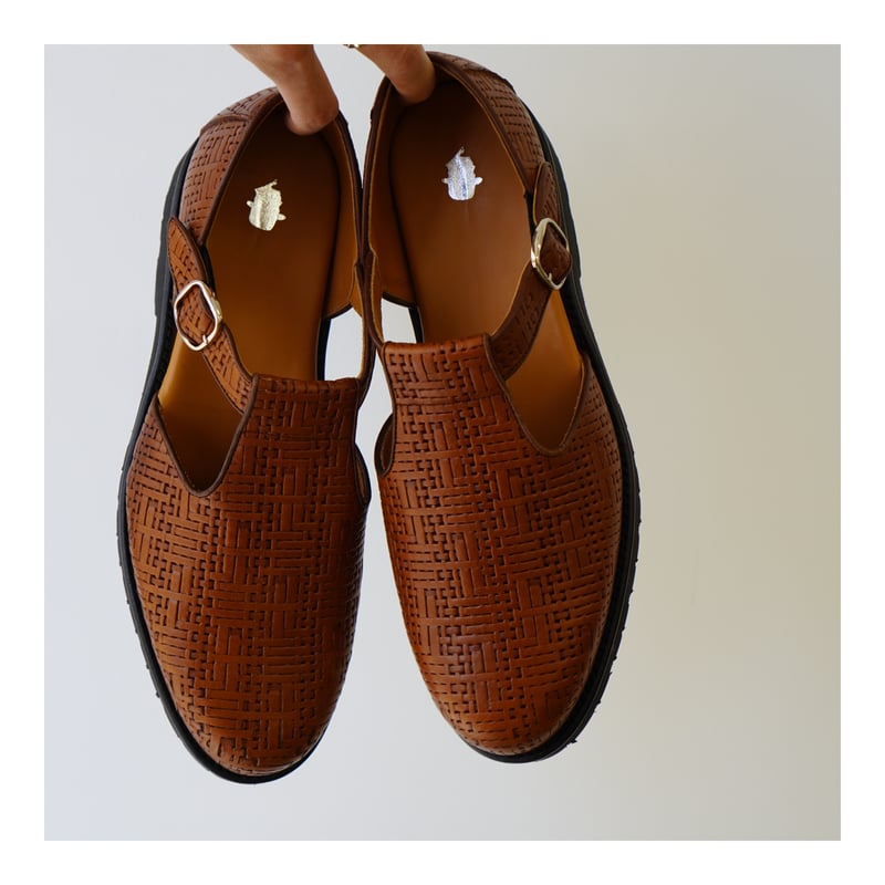 EMBOSSED CZECH GURKHA SANDAL | plus2023.shop
