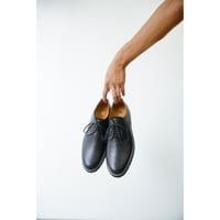 ASYMMETRIC SERVICE SHOES