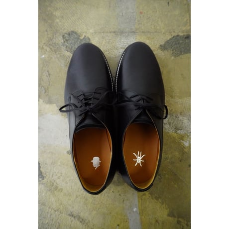 ASYMMETRIC SERVICE SHOES