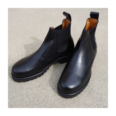 CHELSEA BOOTS