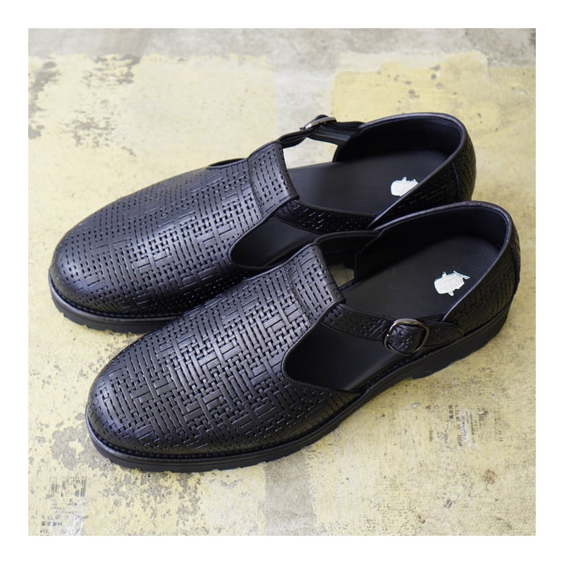 EMBOSSED CZECH GURKHA SANDAL | plus2023.shop