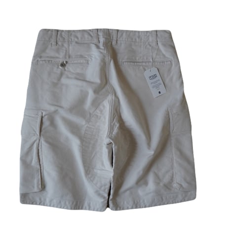 SIX POCKET SHORT PANTS (WHITE)