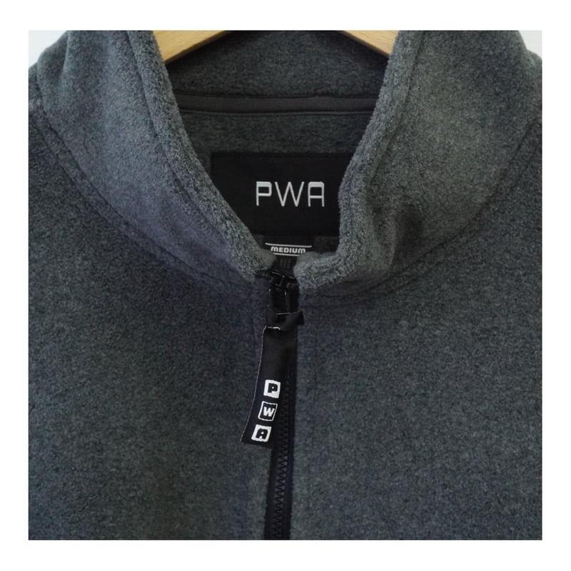 POLARTEC RELAX P/O JACKET (CHARCOAL) | plus2023 POLARTEC RELAX P/O JACKET (CHARCOAL) | plus2023