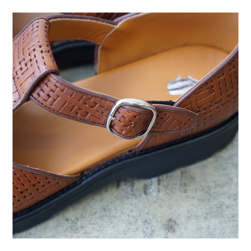 EMBOSSED CZECH GURKHA SANDAL | plus2023.shop