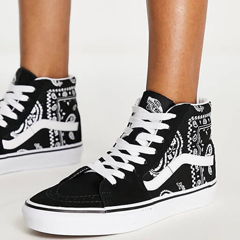 Vans バンズ ペイズリー バンダナ柄 ハイカットスニーカー 黒 | 海外 