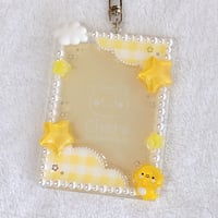 イエローきょうりゅうさん、B8サイズキーホルダー付き