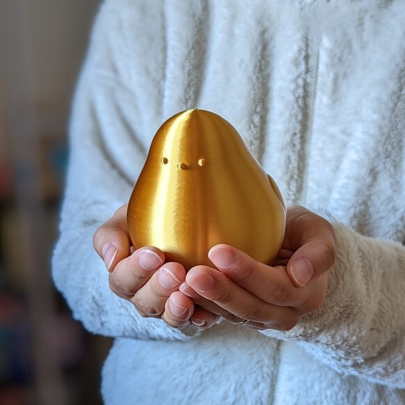 幸運を呼ぶ！金のシマエナガさん | slafactory's STORE