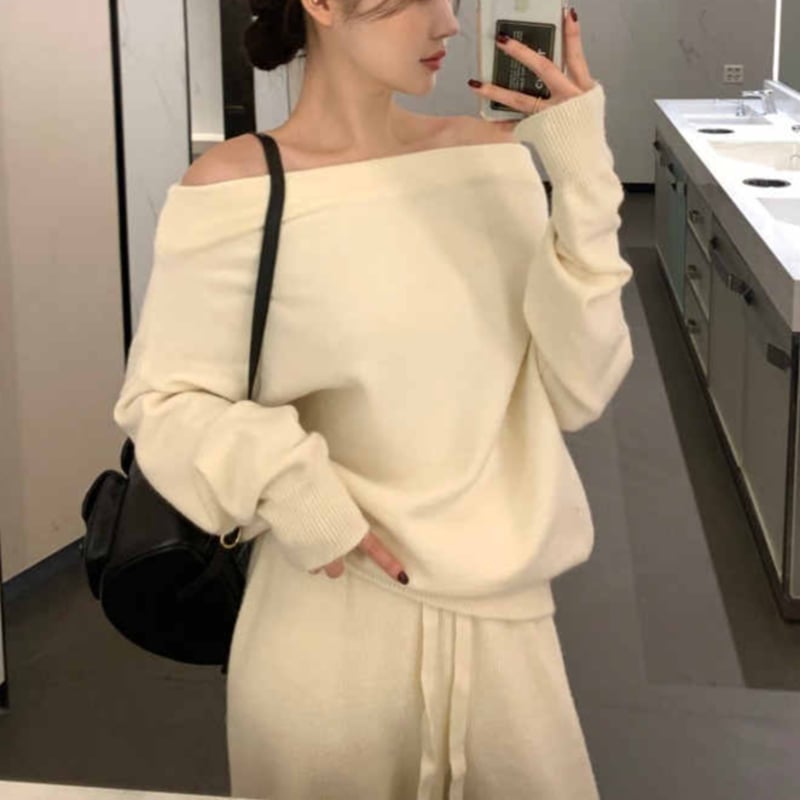 lady knit setup / 3 colors | alone