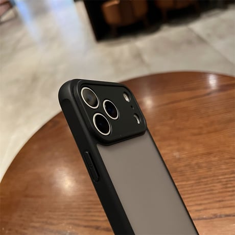半透明 iphone17/air ケース マット スマホケース 黒のiPhoneに合う ケース R402