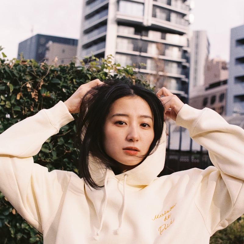 高田里穂パーカー ナチュラル | ギローチェオンラインストア