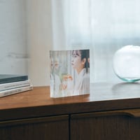 川栄李奈×佐藤俊斗 アクリルキューブ 女優展 in PARCO