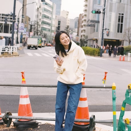 高田里穂パーカー ナチュラル