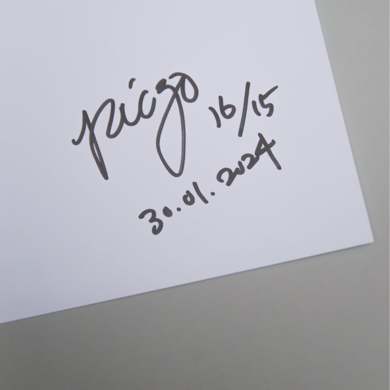 特装版「私が撮りたかった女優展2023」八木莉可子 × piczo | ギ