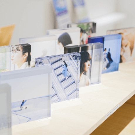 山田杏奈×酒井貴弘  アクリルキューブ 女優展 in PARCO