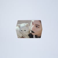 恒松祐里 × aika ステッカー② 女優展 Vol.5