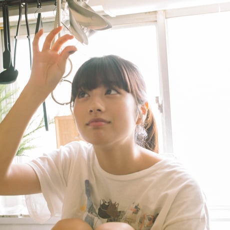 向井怜衣 写真集「東京路地裏散歩 meets seju」