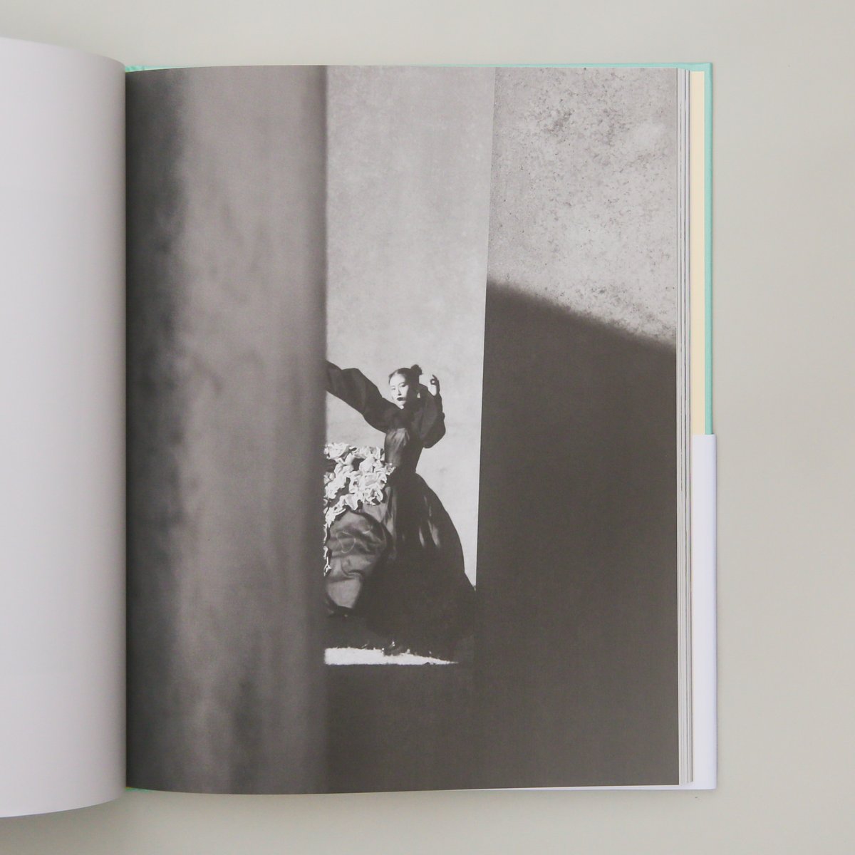 特装版「私が撮りたかった女優展2023」松本穂香 × 三森いこ | ギ