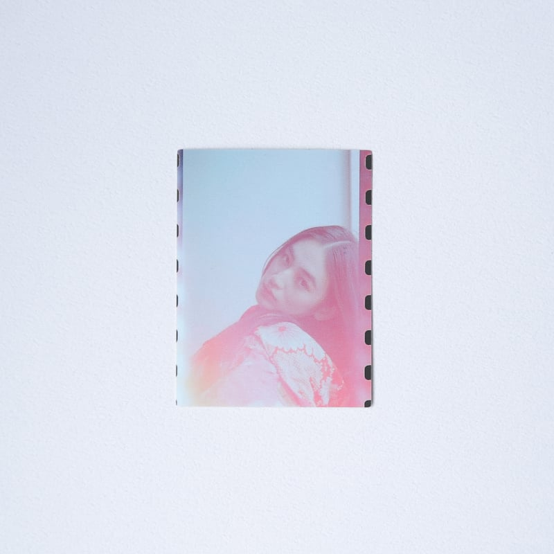 八木莉可子 × piczo ステッカー① 女優展 Vol.5 | ギローチェ