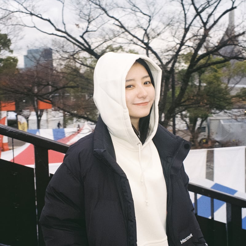 高田里穂パーカー ナチュラル | ギローチェオンラインストア