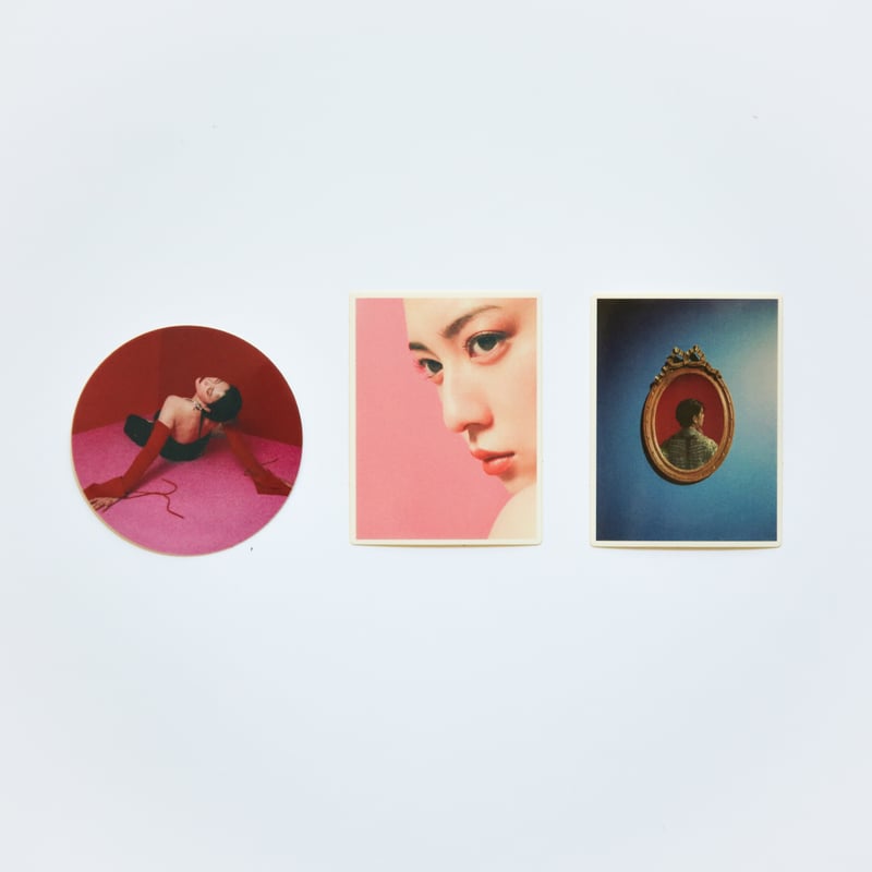 花笑み（美人画・A2サイズ） 三吉彩花×Miss Bean ステッカー 女優展 in PARCO | ギローチェ