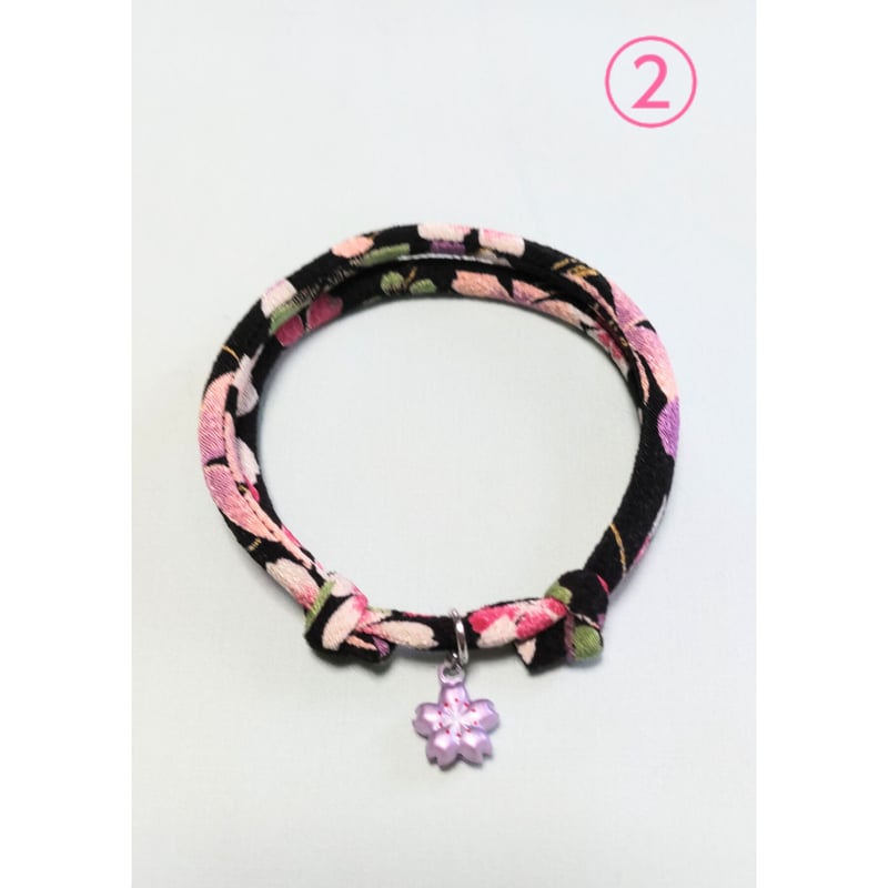 561 ちりめん回し首輪　アイボリー　ちりめん鈴(小) 猫首輪ハンドメイド 猫の暮らし 首輪 キャットカラー 市松ちりめん｜安全バックル