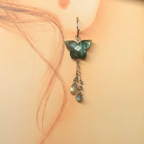 ラブラドライト 天然石 アゲハ バタフライ 蝶々ピアス