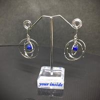 ラピスラズリ 天球儀 天然石ピアス シルバーカラー