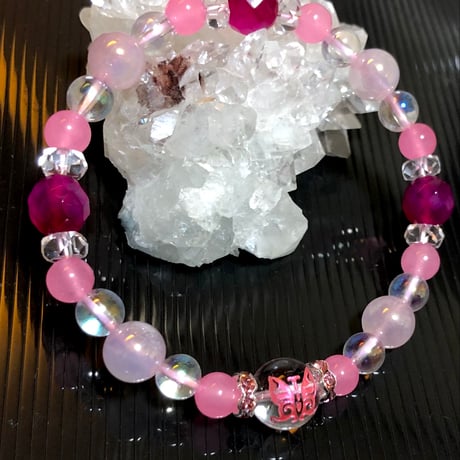 アゲハ ピンク 彫り 水晶 バタフライ ラズベリーカラー カルセドニー 天然石 蝶々ブレスレット