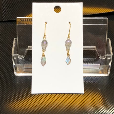 ピンク パープル ラブラドライト ダイヤカット 天然石ピアス