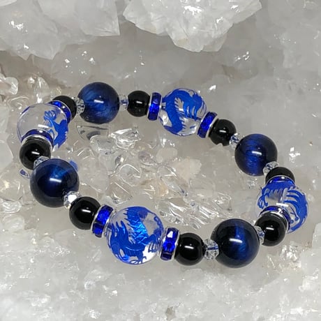 ブルー 龍彫り ボタンカット 水晶 ブルーカラータイガーアイ 天然石ブレスレット