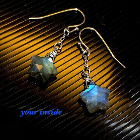 R✴︎H ♦︎14kgfラブラドライトパイナップルカービングピアス