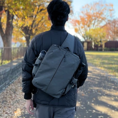【旧モデル】ATTIV 14インチが入る6層構造！15の収納と秘密の拡張スペース！多機能スリングバッグ