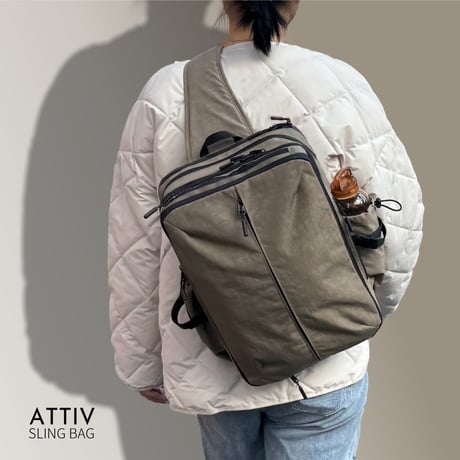 【旧モデル】ATTIV 14インチが入る6層構造！15の収納と秘密の拡張スペース！多機能スリングバッグ