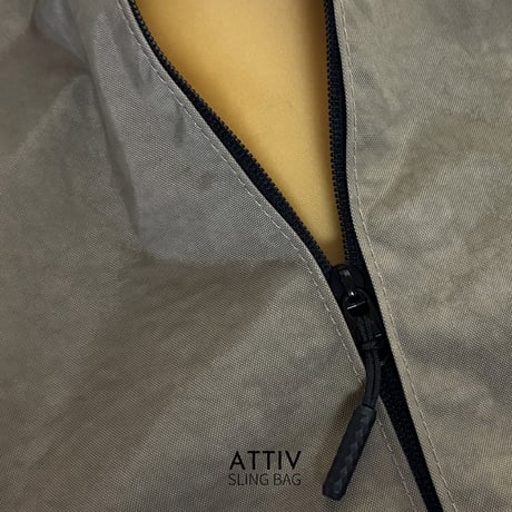 【旧モデル】ATTIV 14インチが入る6層構造！15の収納と秘密の拡張スペース！多機能スリングバッグ